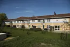 Rækkehuse og græsplæne i Agervang i Holbæk